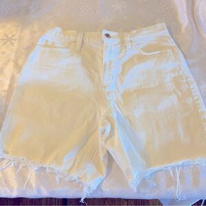 Universal Thread Vintage Bermuda White Denim Jean Shorts Raw Hem Sz 6 NWOT